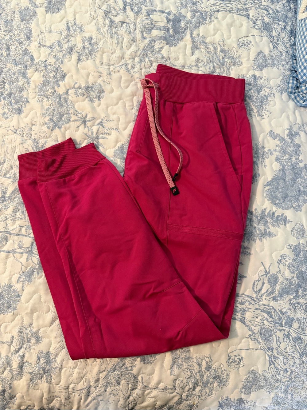 Fabletics Hibiscus Cropped Jogger Scrub Pants